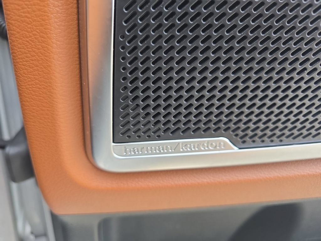 Used 2025 Kia Telluride SX X-Line AWD/4WD image 19