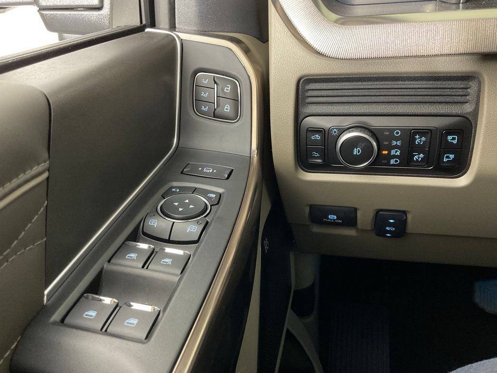 New 2026 Ford F350 Platinum w/ Platinum Plus Package AWD/4WD image 22