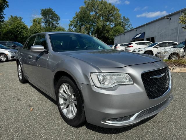 Used 2017 Chrysler 300 Limited RWD image 7