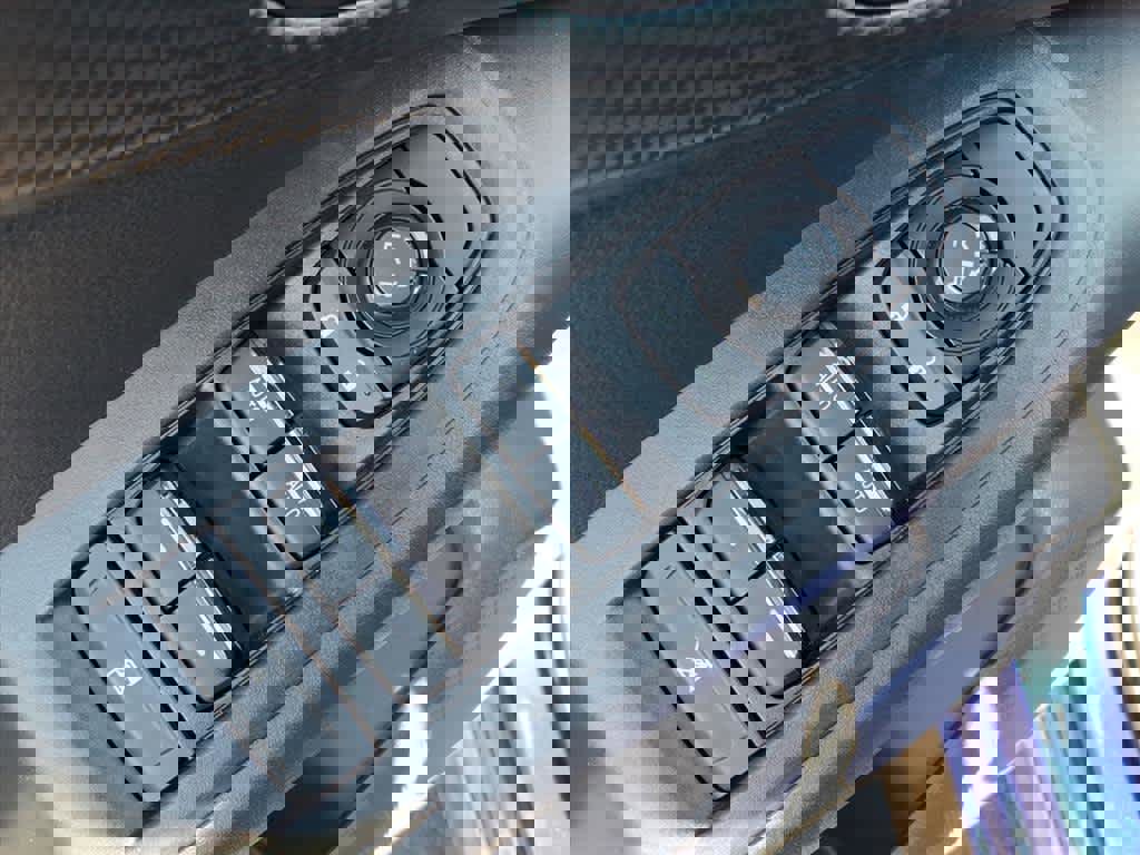 Certified 2024 Subaru Crosstrek 2.0i Premium image 24