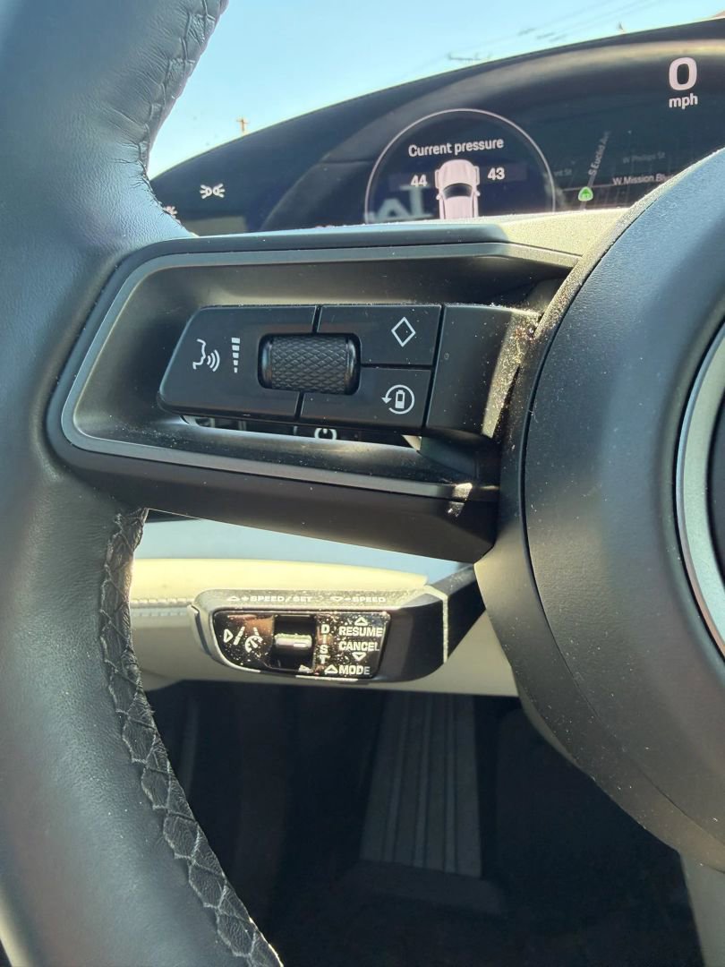 Used 2020 Porsche Taycan 4S image 24