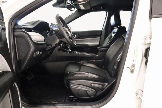 Used 2023 Jeep Compass Latitude image 13