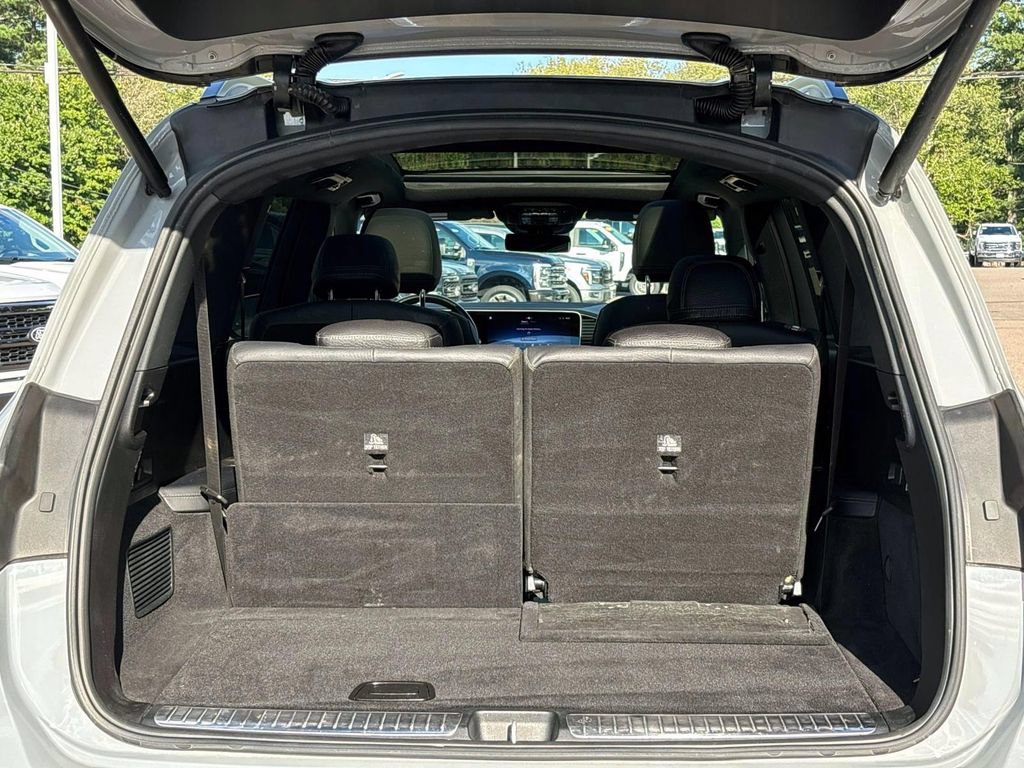 Used 2024 Mercedes-Benz GLS 450 4MATIC w/ AMG Line Exterior image 16
