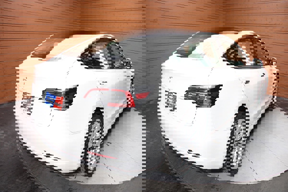 Used 2023 Tesla Model 3 Standard Range image 2