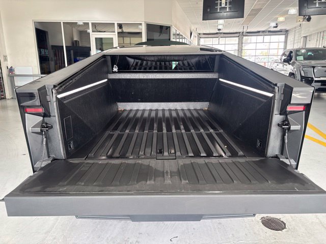 Used 2024 Tesla Cybertruck AWD Crew Cab image 32