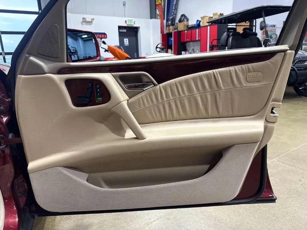 Used 1999 Mercedes-Benz E 320 Sedan image 21