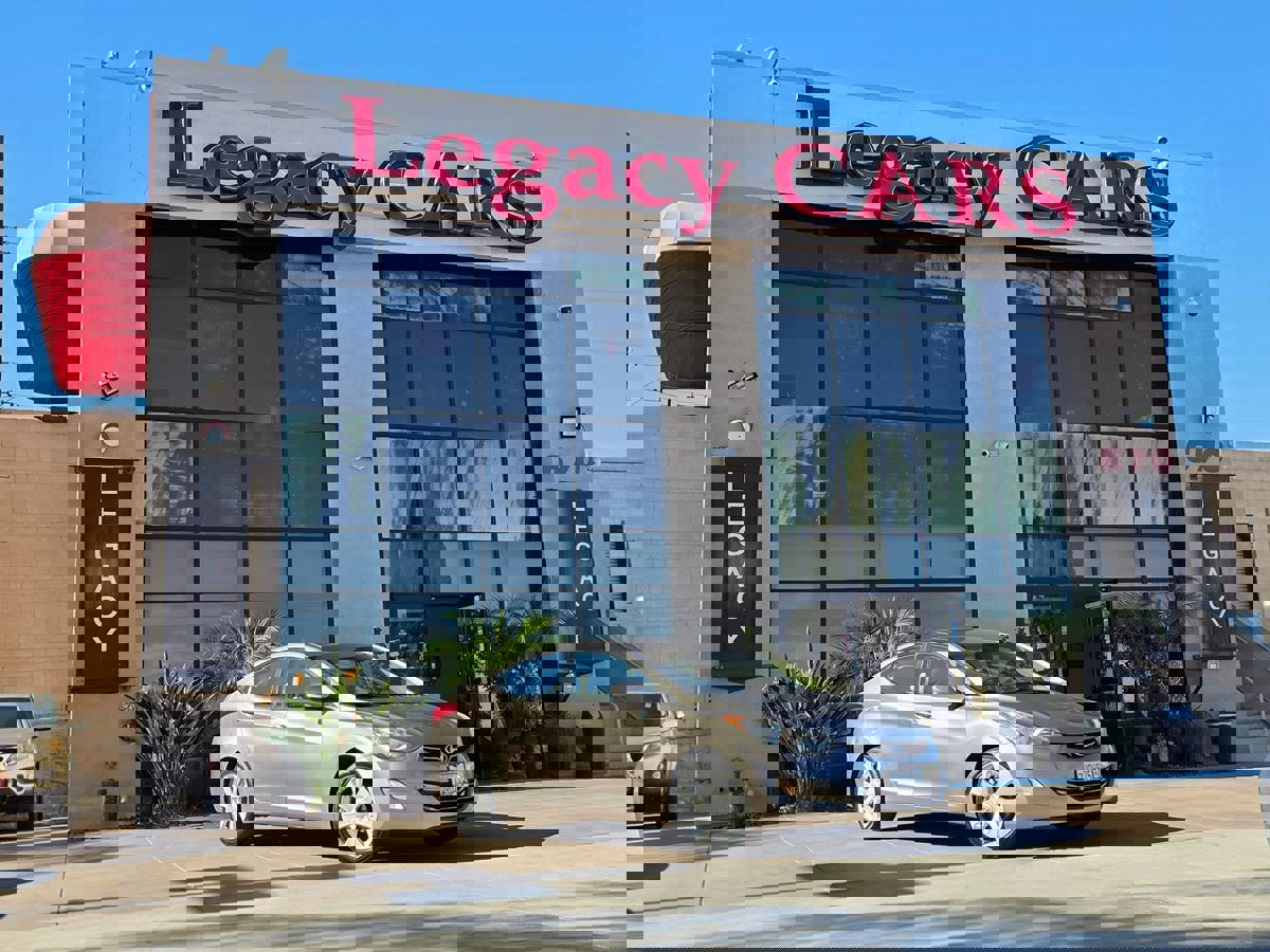 Used 2012 Hyundai Elantra Limited w/ Technology Pkg 5 image 2