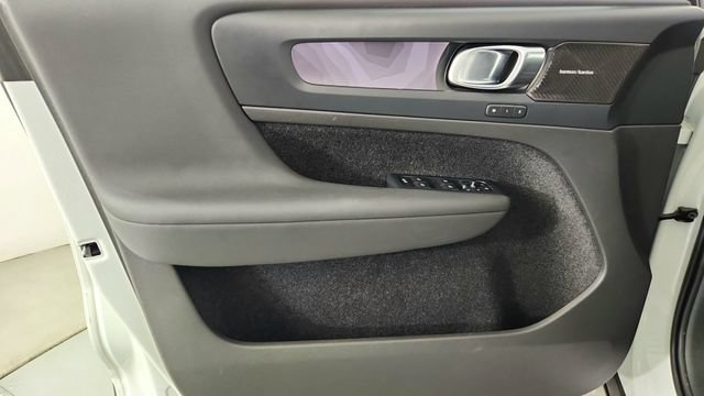 Certified 2023 Volvo C40 P8 Recharge Ultimate AWD/4WD image 9