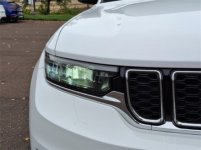 Used 2022 Jeep Grand Cherokee L Limited image 9