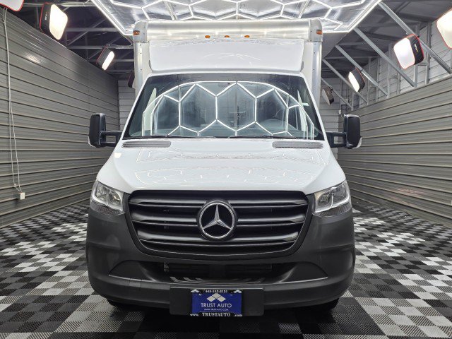 Used 2024 Mercedes-Benz Sprinter 4500 image 4