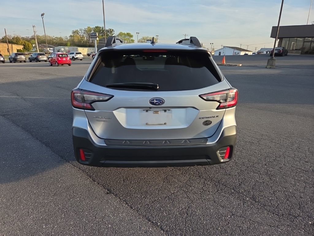 Used 2021 Subaru Outback Premium image 3