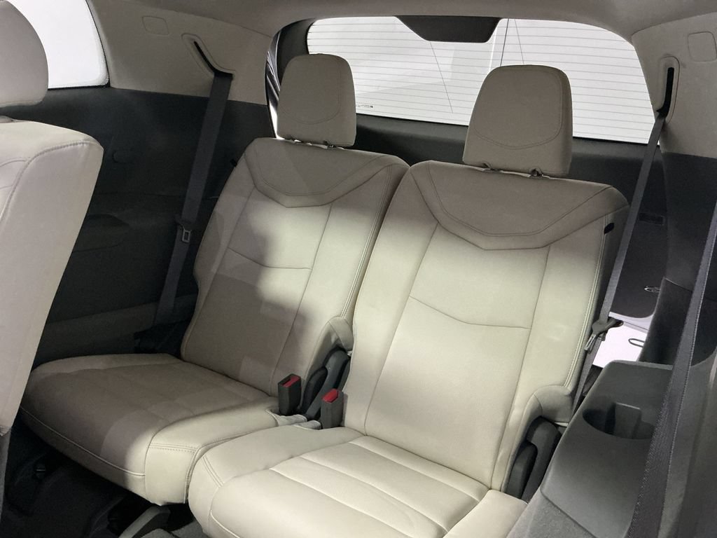 Used 2025 Cadillac XT6 Premium Luxury w/ LPO, Floor Liner Package AWD/4WD image 27