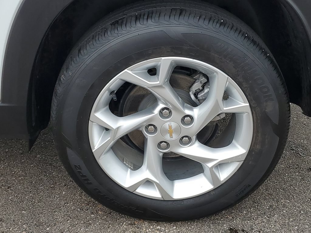 Used 2024 Chevrolet Trax LS w/ LS Convenience Package FWD image 30