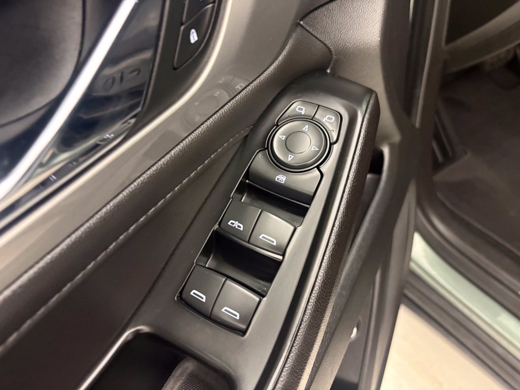 Used 2022 Chevrolet Traverse LT FWD image 26