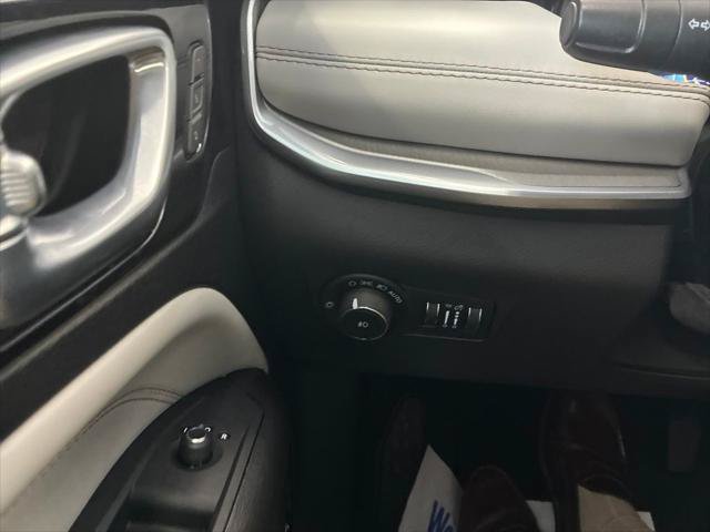 Certified 2025 Jeep Compass Limited w/ Elite Group AWD/4WD image 39