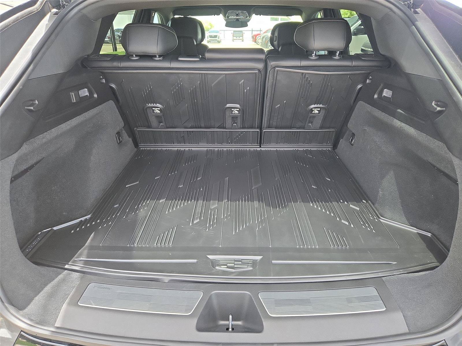 New 2025 Cadillac Lyriq Sport w/ LPO, Floor Liner Package AWD/4WD image 30