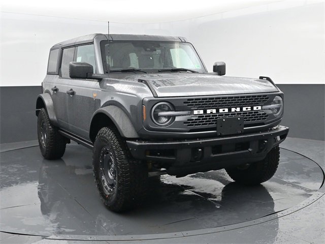 New 2025 Ford Bronco Badlands image 3