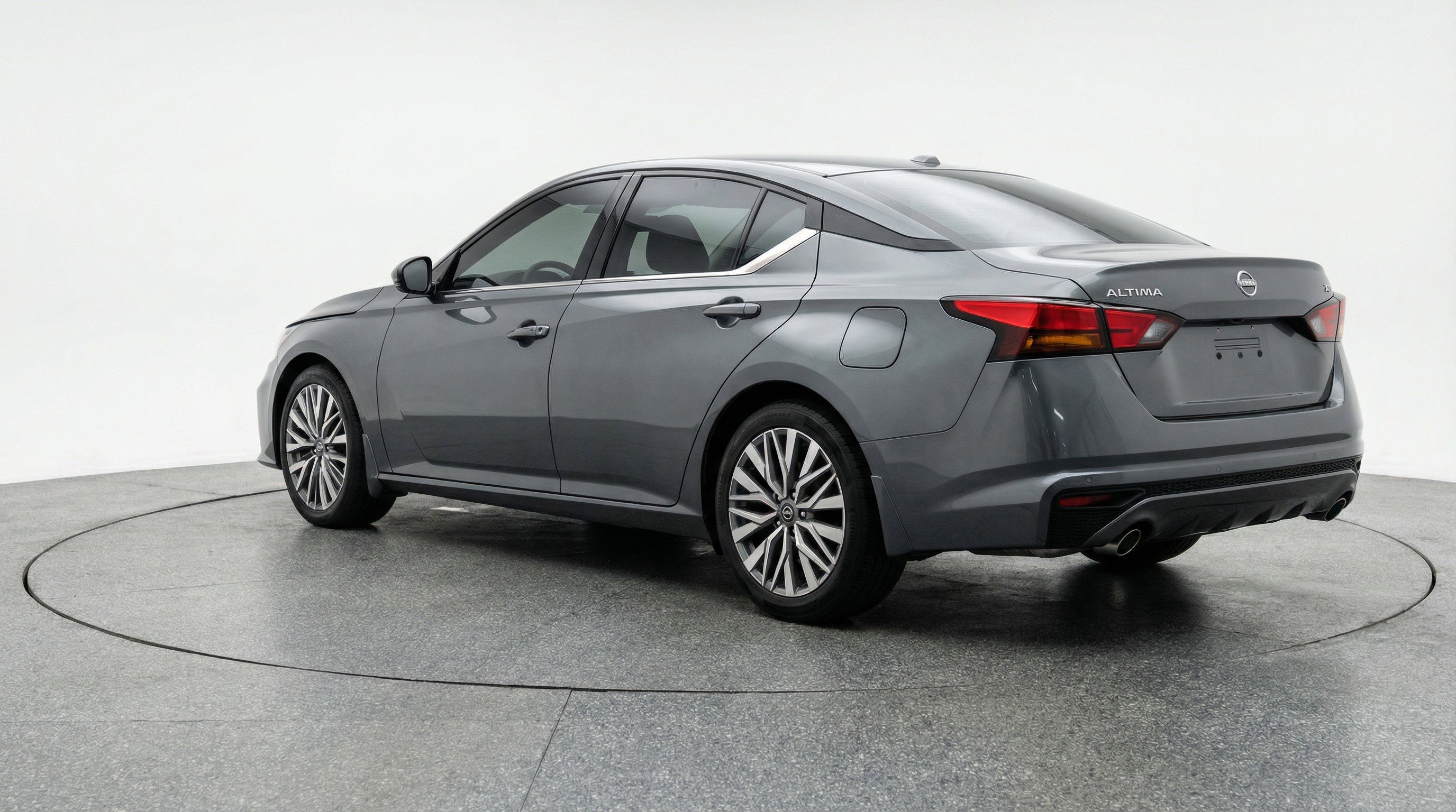 Used 2025 Nissan Altima 2.5 SV image 6