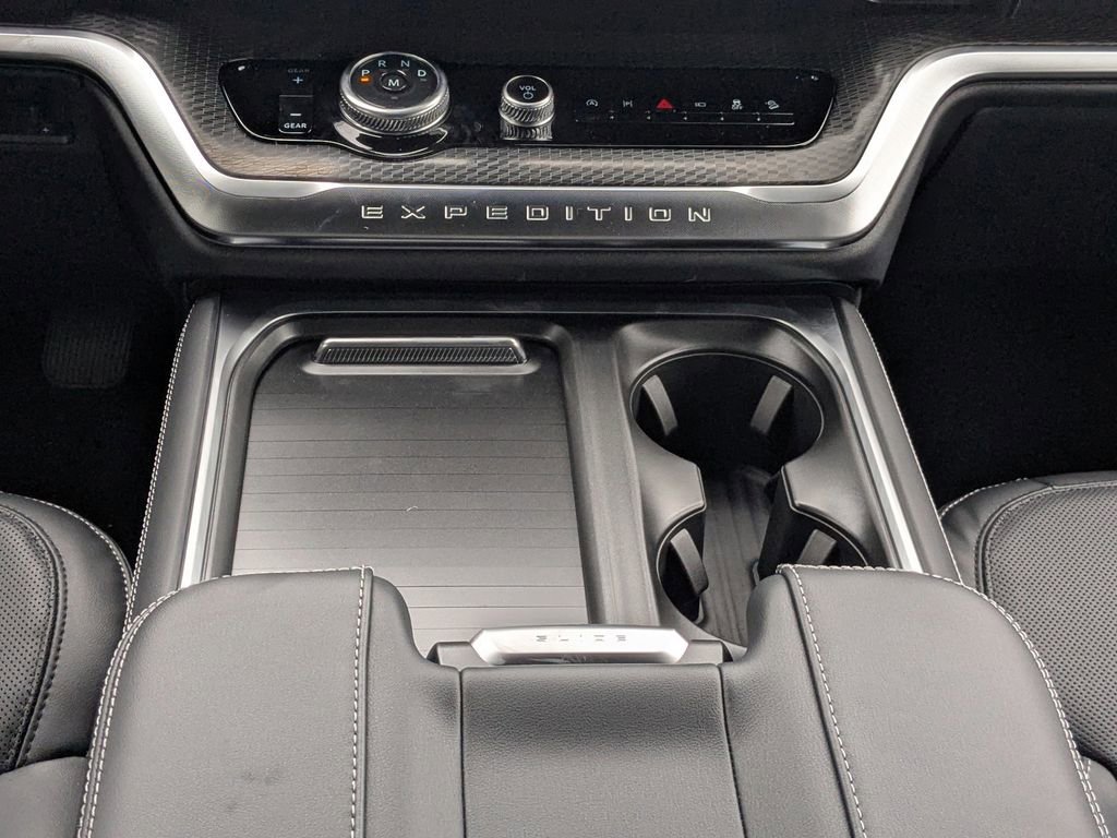 New 2026 Ford Expedition Max Platinum image 18