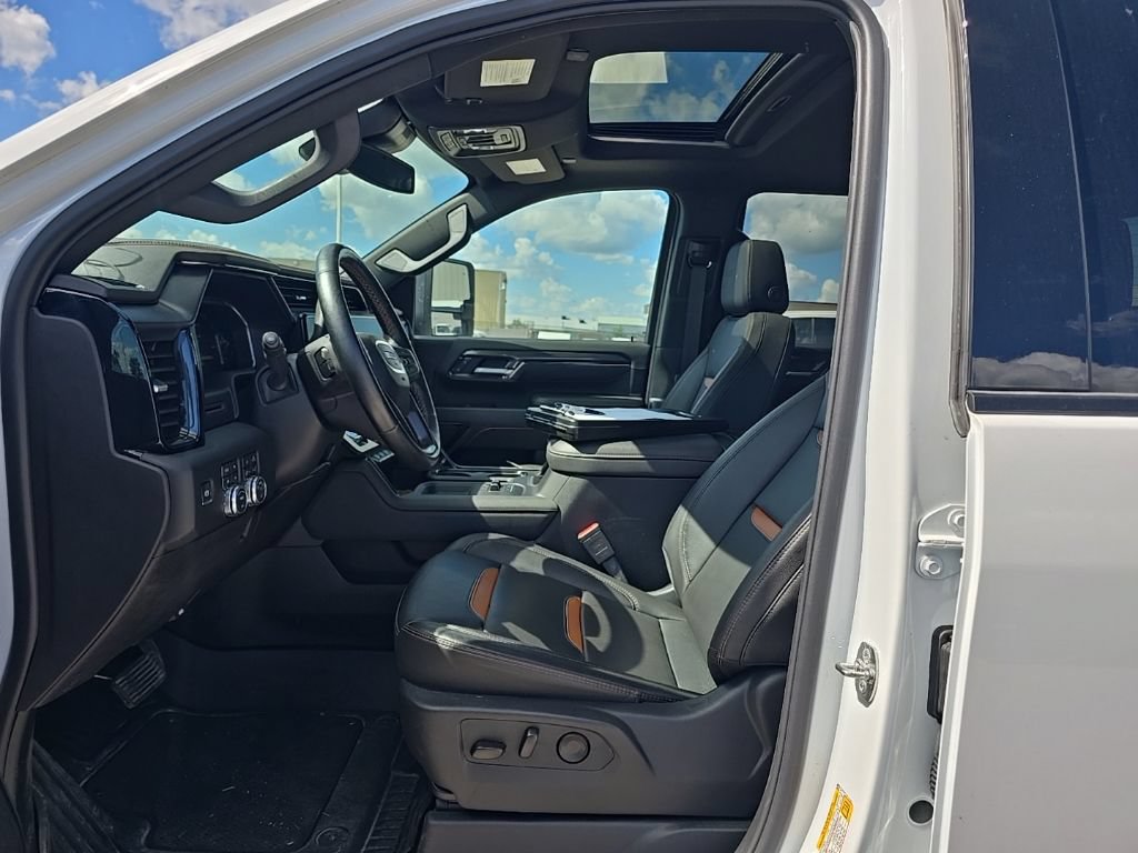 Used 2026 GMC Sierra 3500 AT4 AWD/4WD image 11