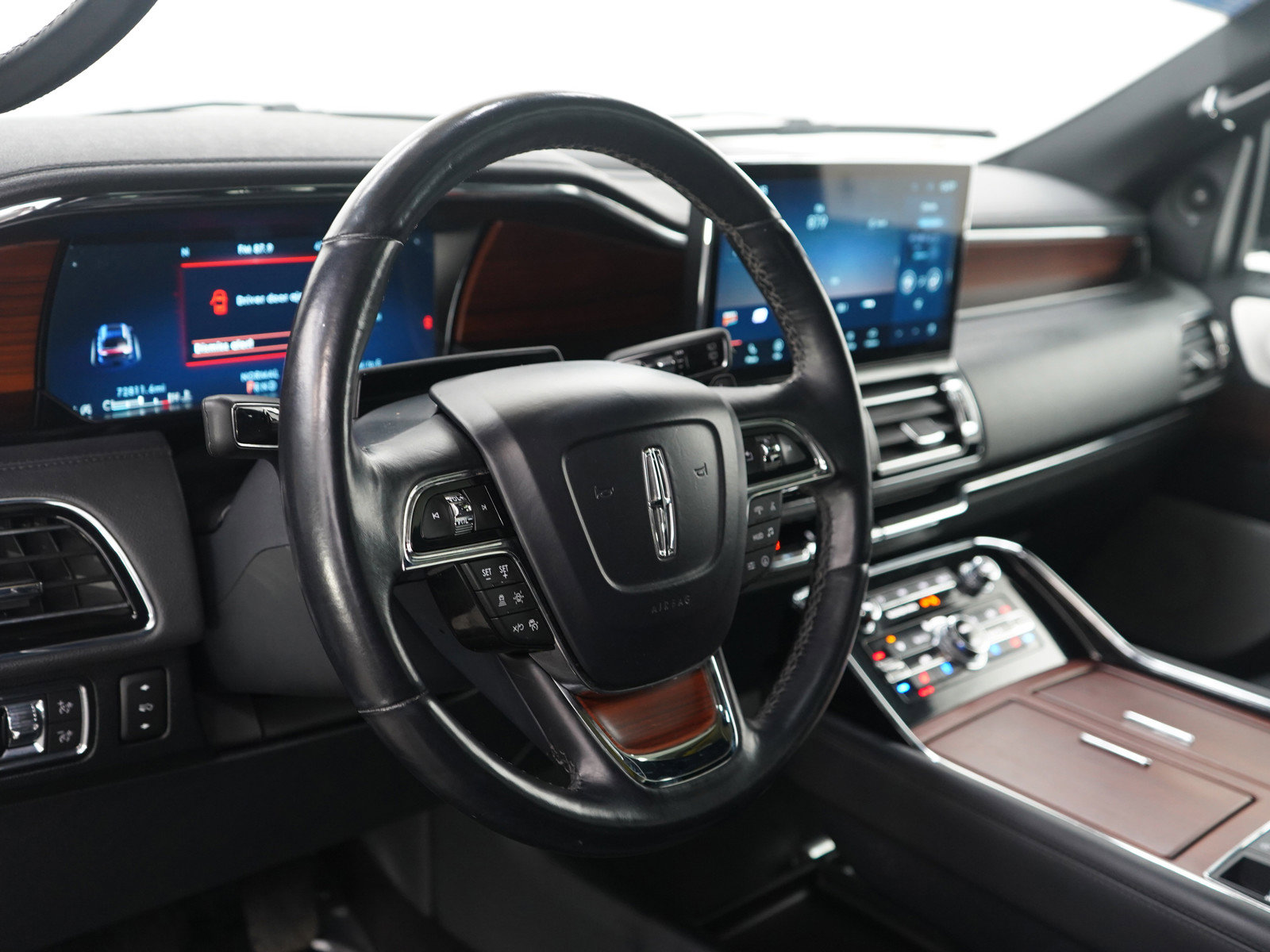 Used 2022 Lincoln Navigator L Reserve w/ Equipment Group 201A image 24