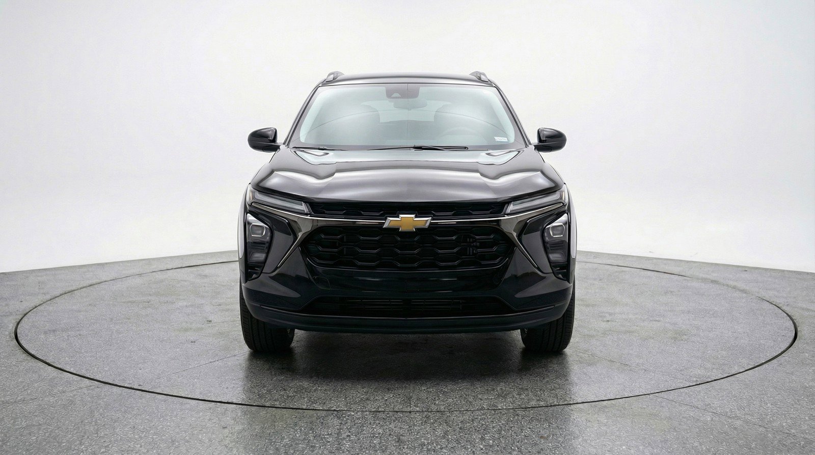 Used 2025 Chevrolet Trax LT image 2