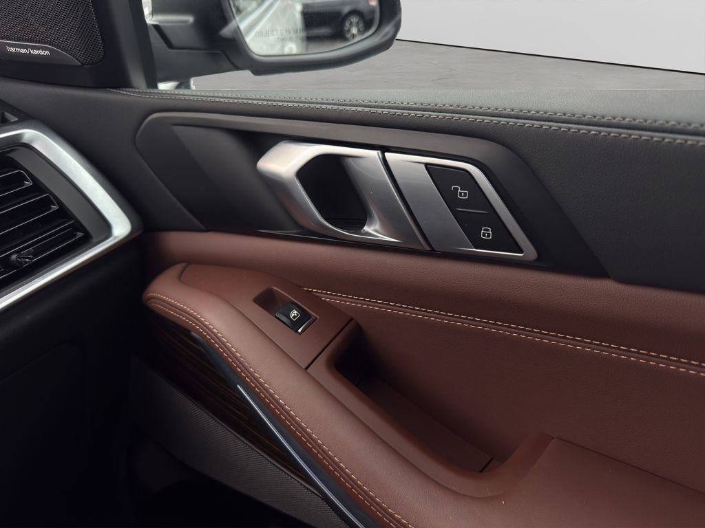Used 2025 BMW X5 xDrive50e image 19