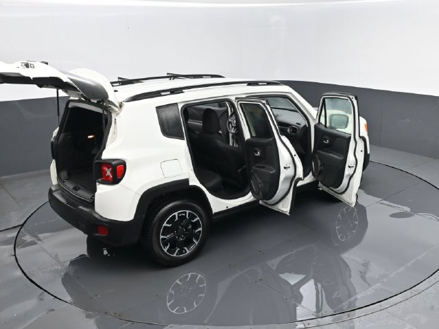 Used 2023 Jeep Renegade Latitude AWD/4WD image 27