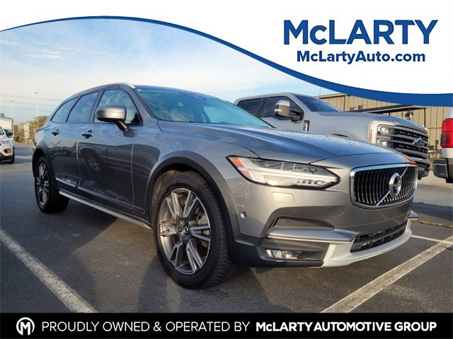 Used 2017 Volvo V90 T6 Cross Country image 1