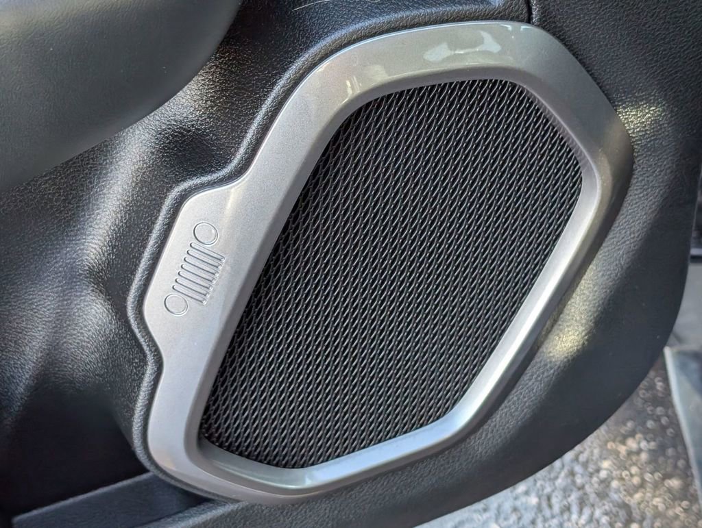 Used 2023 Jeep Renegade Limited image 24