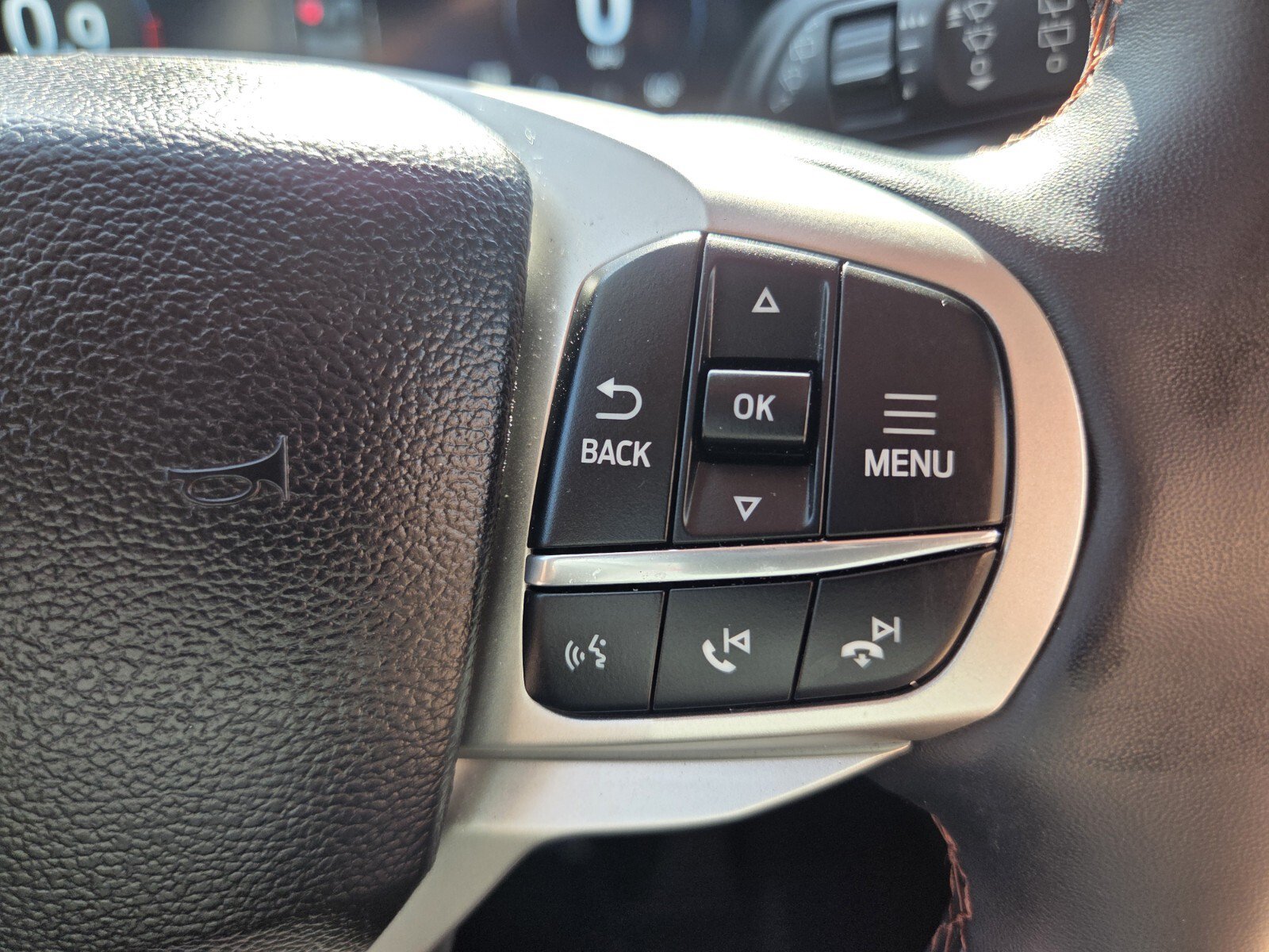 Used 2025 Ford Explorer Active RWD image 26