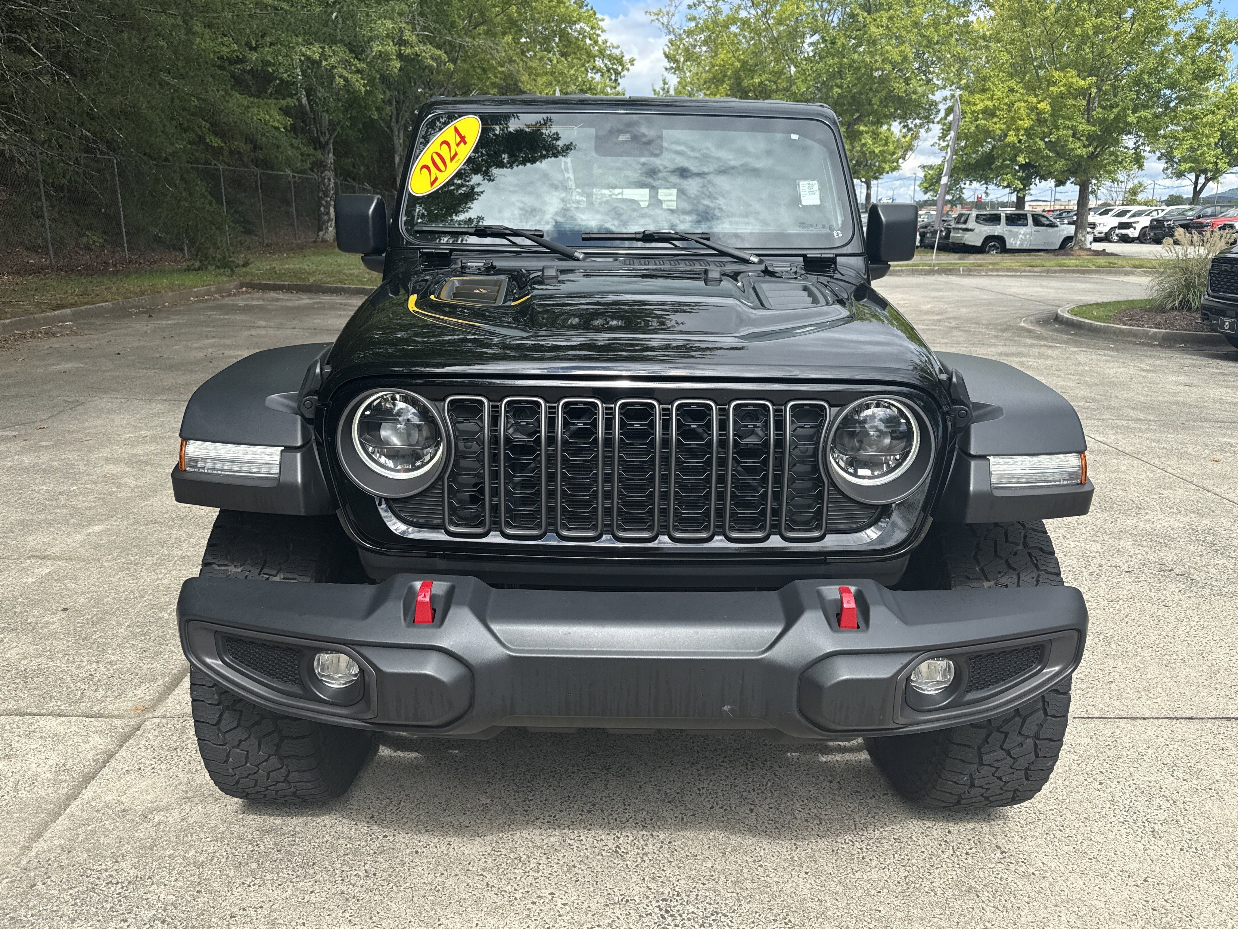Used 2024 Jeep Gladiator Rubicon image 2