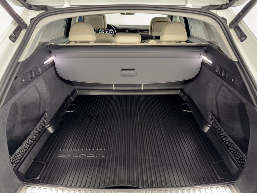 Used 2024 Audi Q8 e-tron Premium Plus AWD/4WD image 28