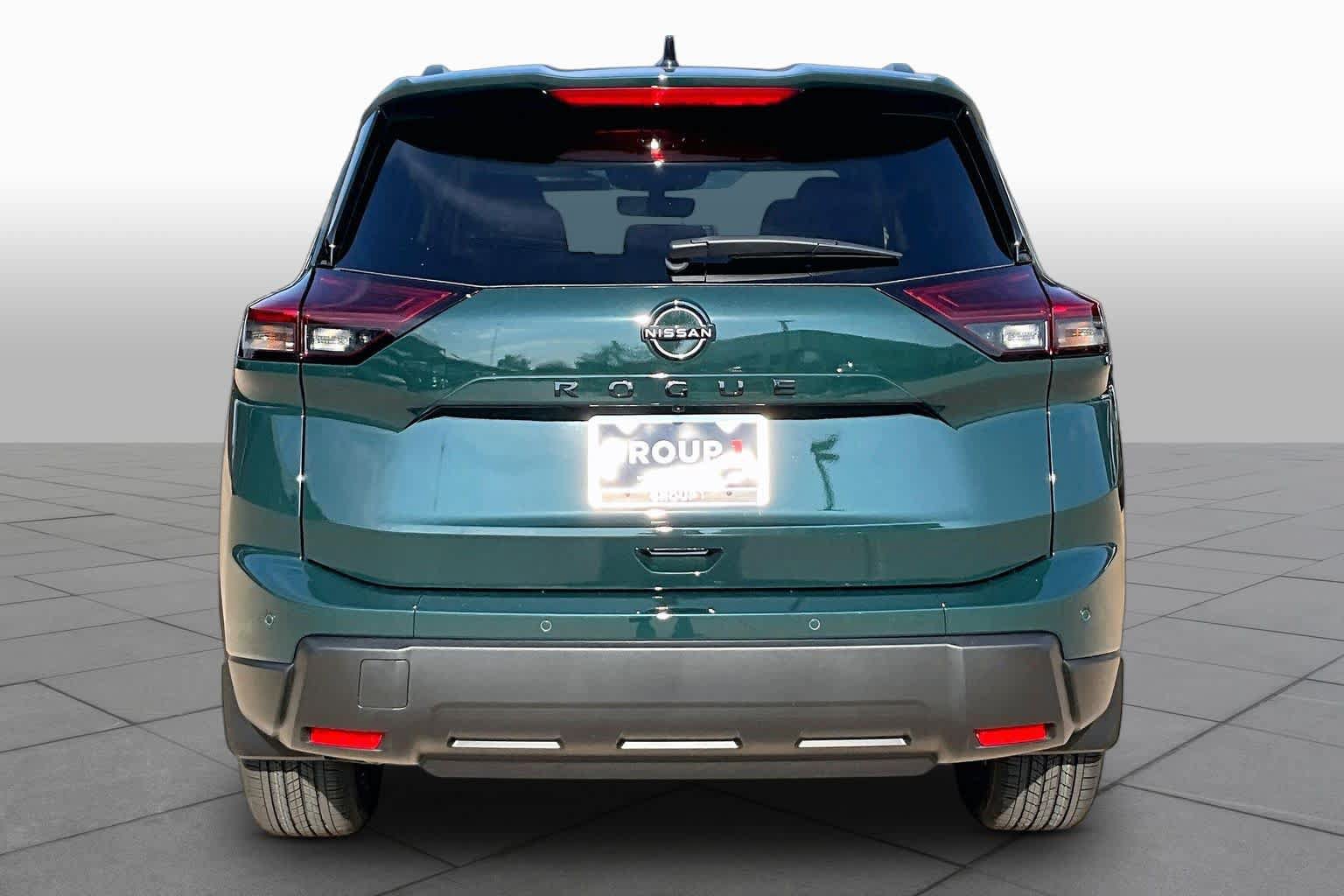 New 2027 Nissan Rogue Dark Armor FWD image 4