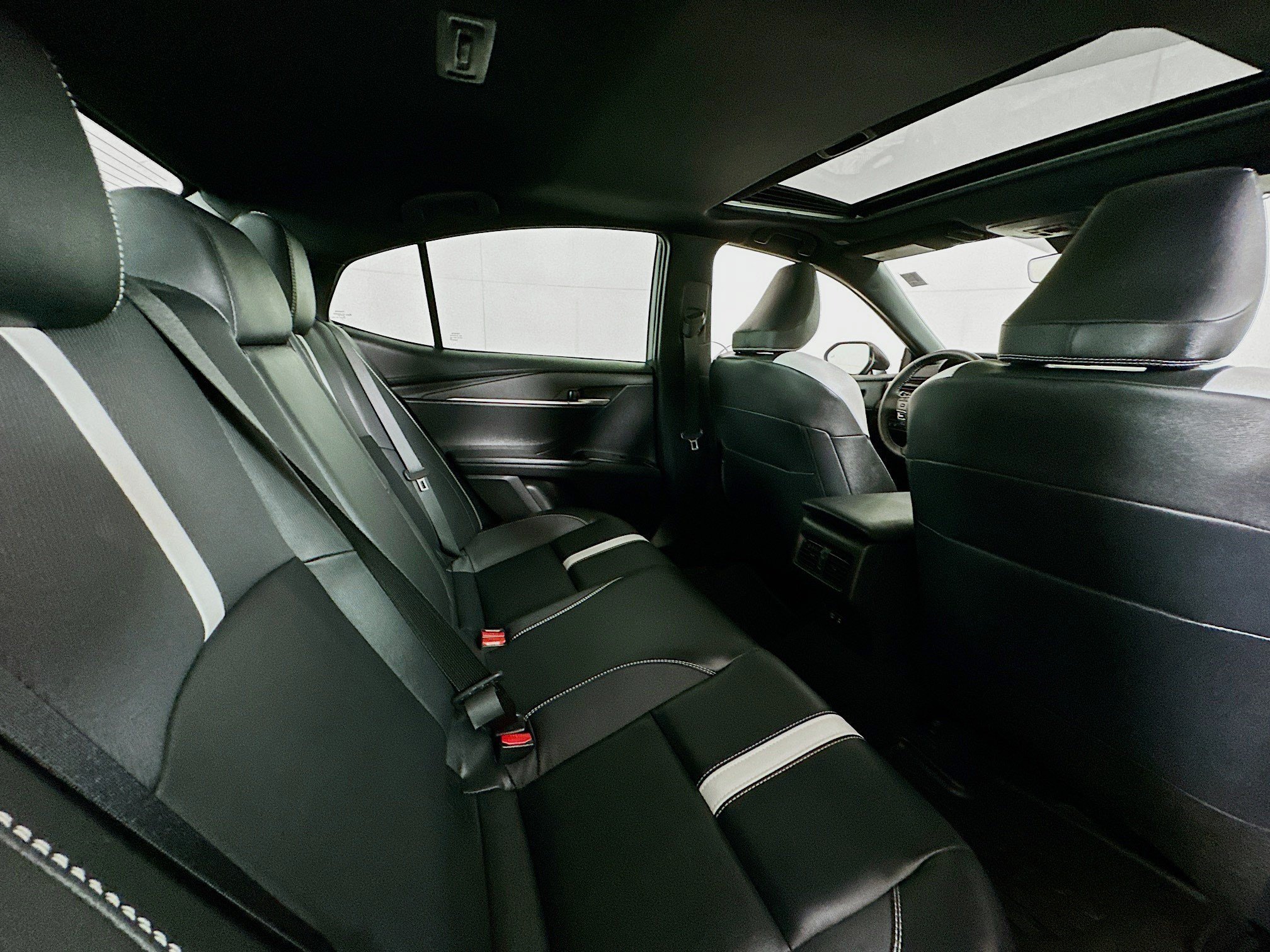 Used 2025 Toyota Camry SE w/ Multimedia Upgrade Package FWD image 28