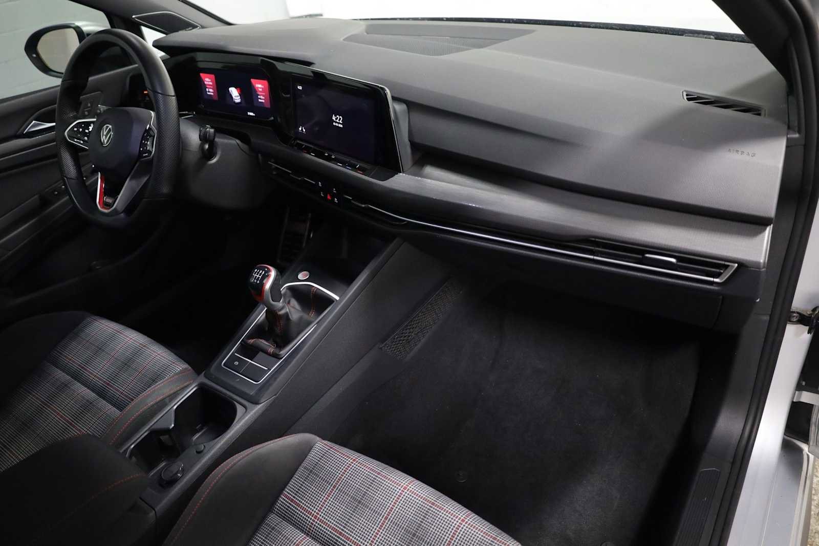 Used 2022 Volkswagen GTI SE image 6