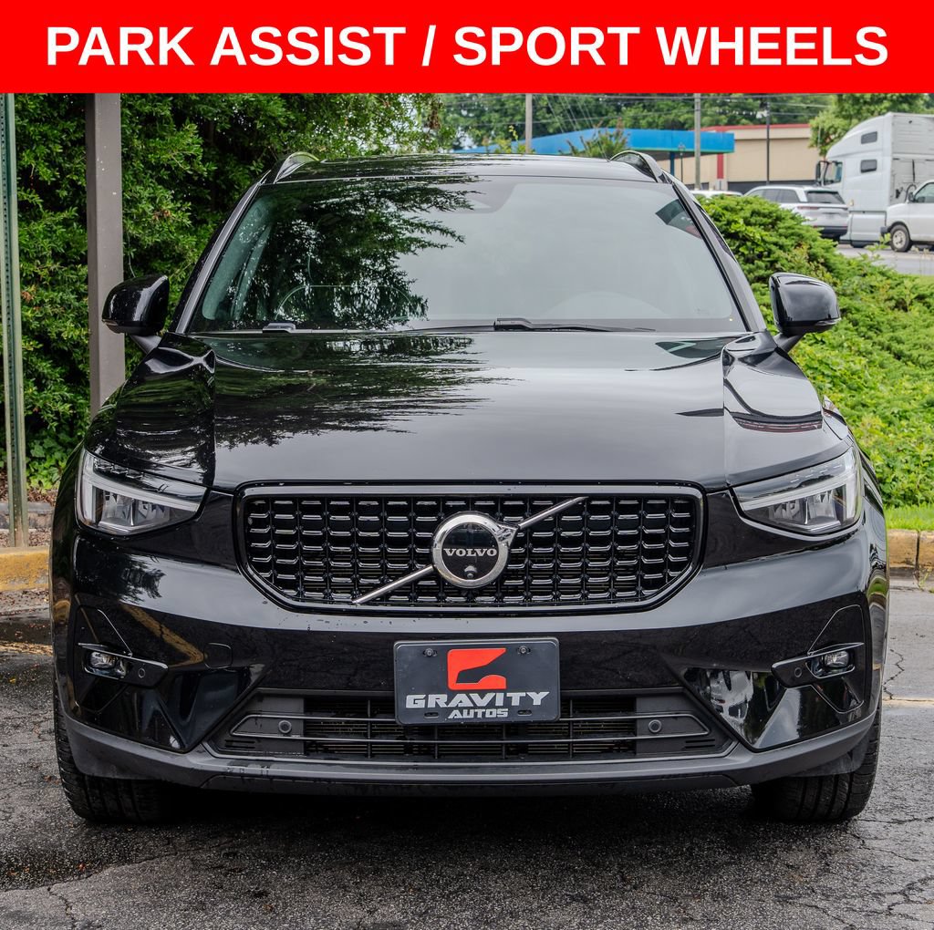 Used 2025 Volvo XC40 B5 Plus AWD/4WD image 2