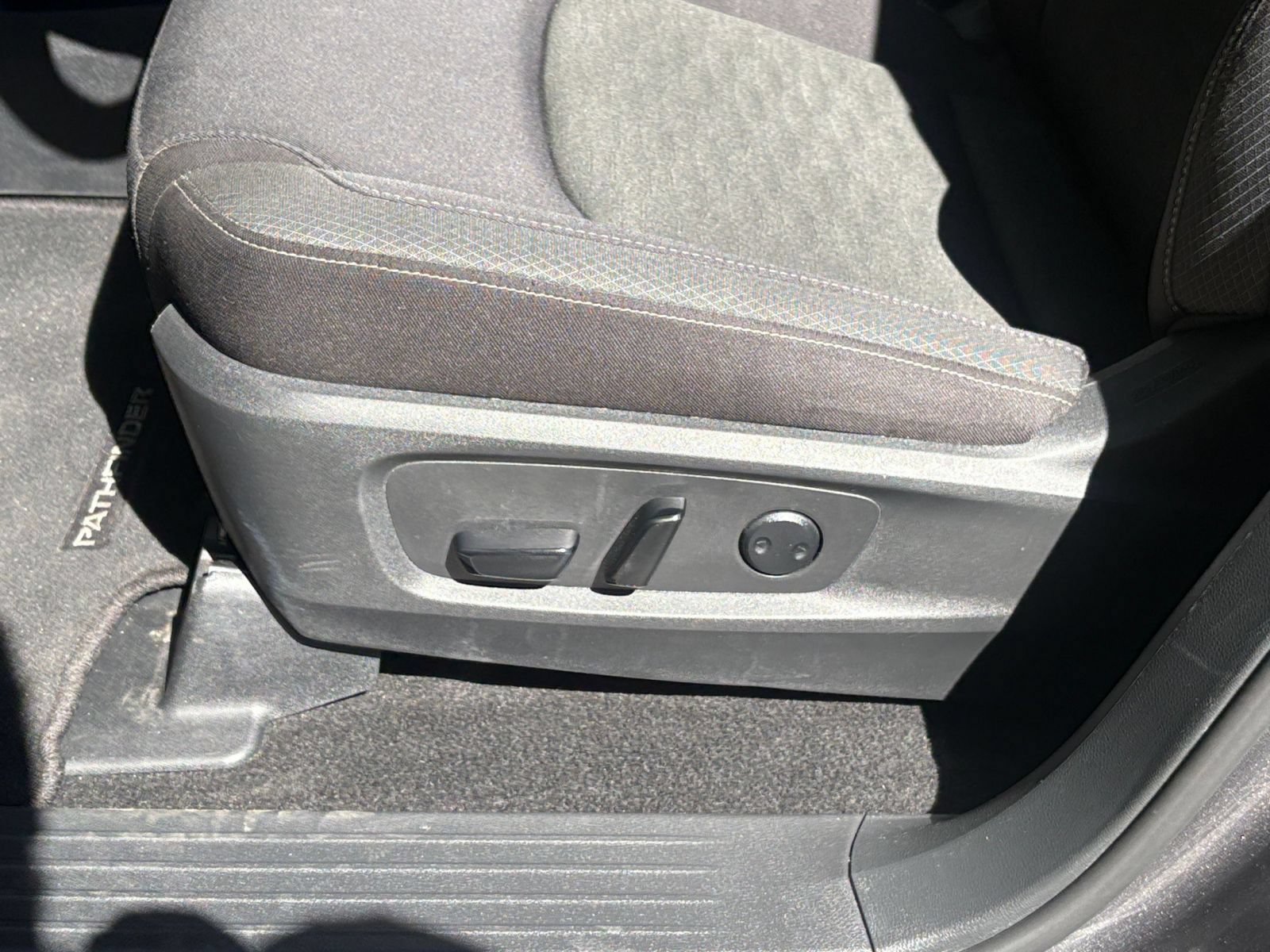 Used 2026 Nissan Pathfinder SV AWD/4WD image 20