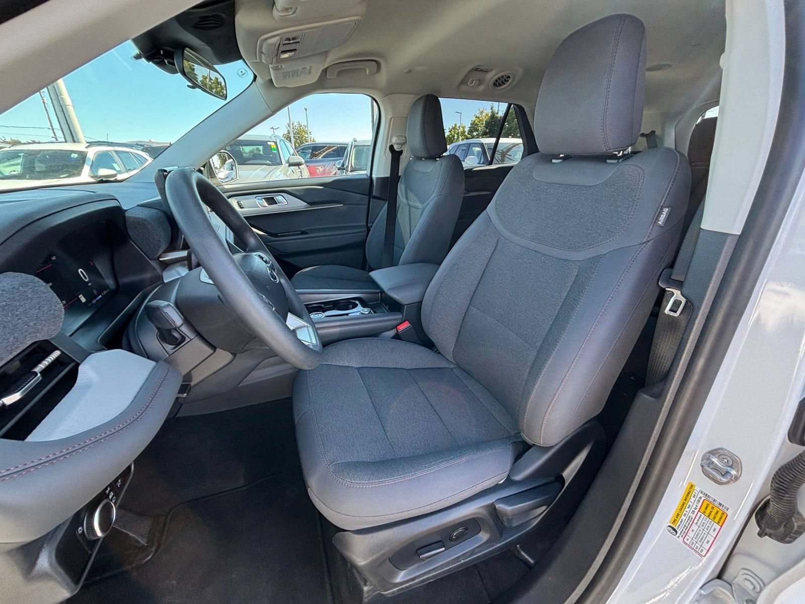 Used 2026 Ford Explorer Active AWD/4WD image 37