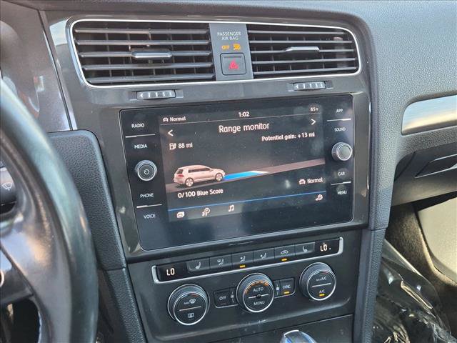 Used 2019 Volkswagen e-Golf SE w/ Driver Assistance Package FWD image 14
