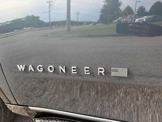Used 2025 Jeep Wagoneer 4WD w/ Premium Group I image 12