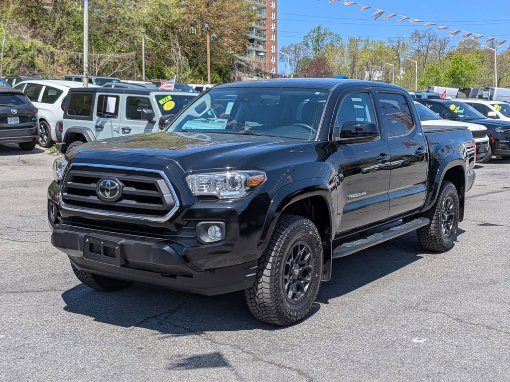 Used 2022 Toyota Tacoma SR5 AWD/4WD image 2