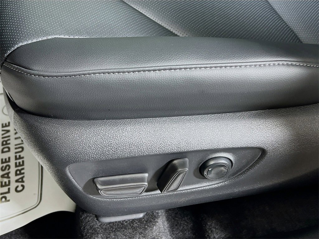 New 2025 Toyota Highlander Limited image 17