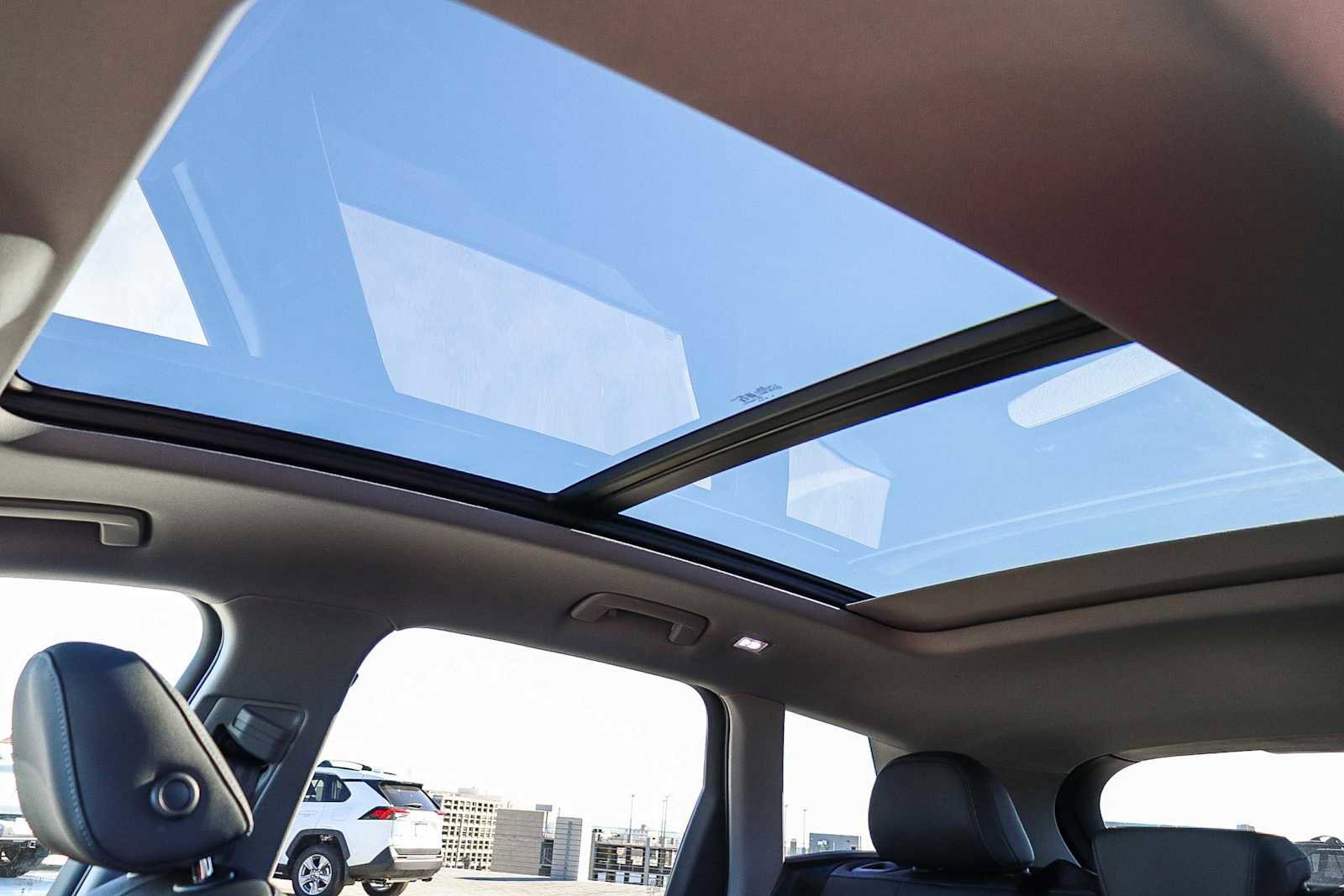 New 2025 Audi Q6 e-tron Premium AWD/4WD image 34