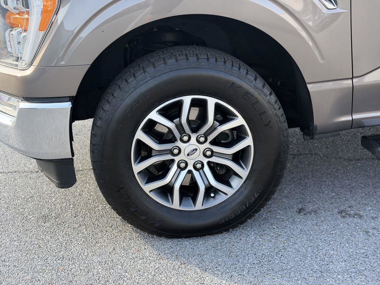 Used 2022 Ford F150 Lariat w/ Max Trailer Tow Package image 21