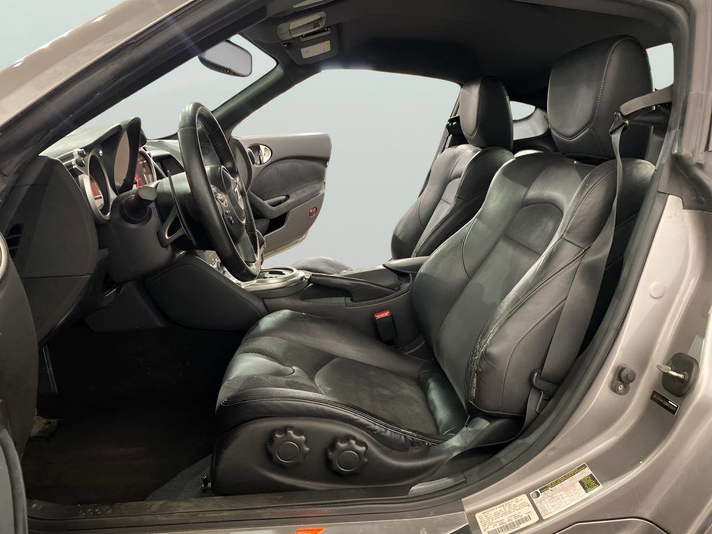 Used 2009 Nissan 370Z Touring w/ Aerodynamics Pkg image 10