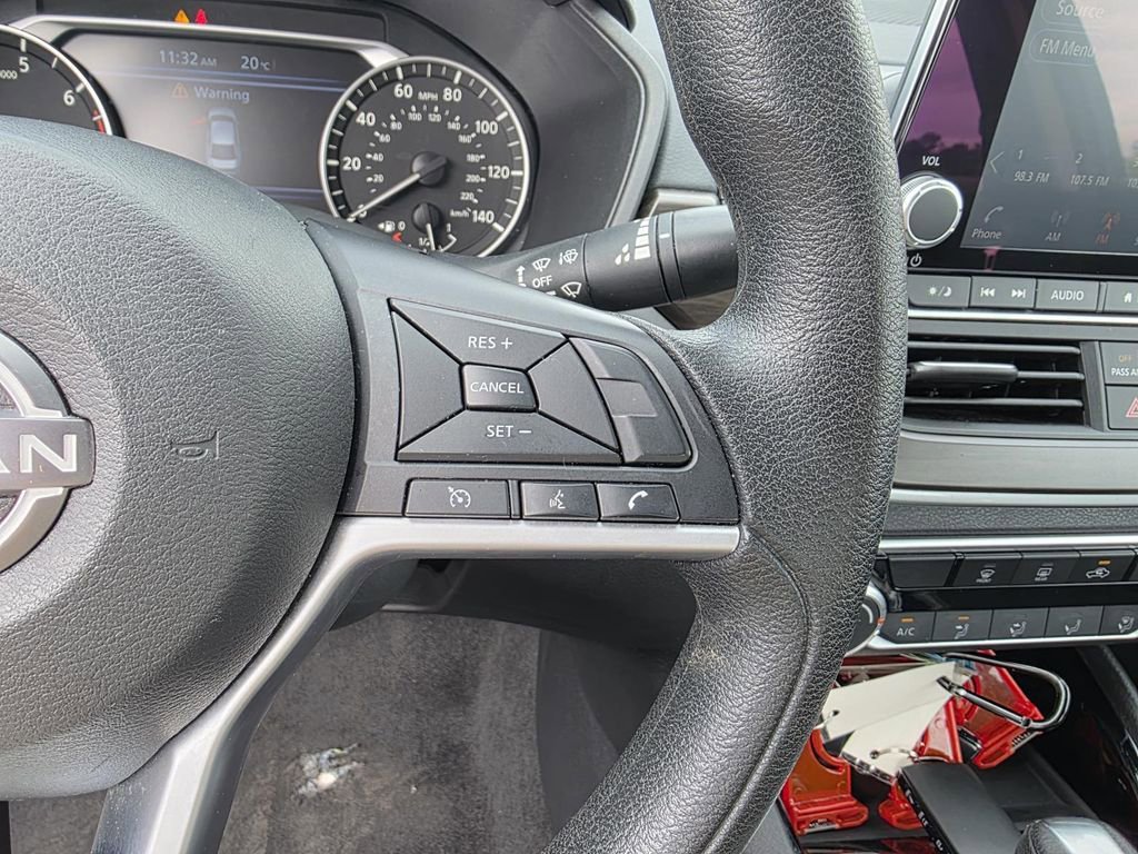 Used 2024 Nissan Altima 2.5 SV AWD/4WD image 17