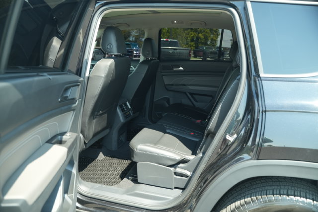 Used 2023 Volkswagen Atlas SE w/ Panoramic Sunroof Package FWD image 16