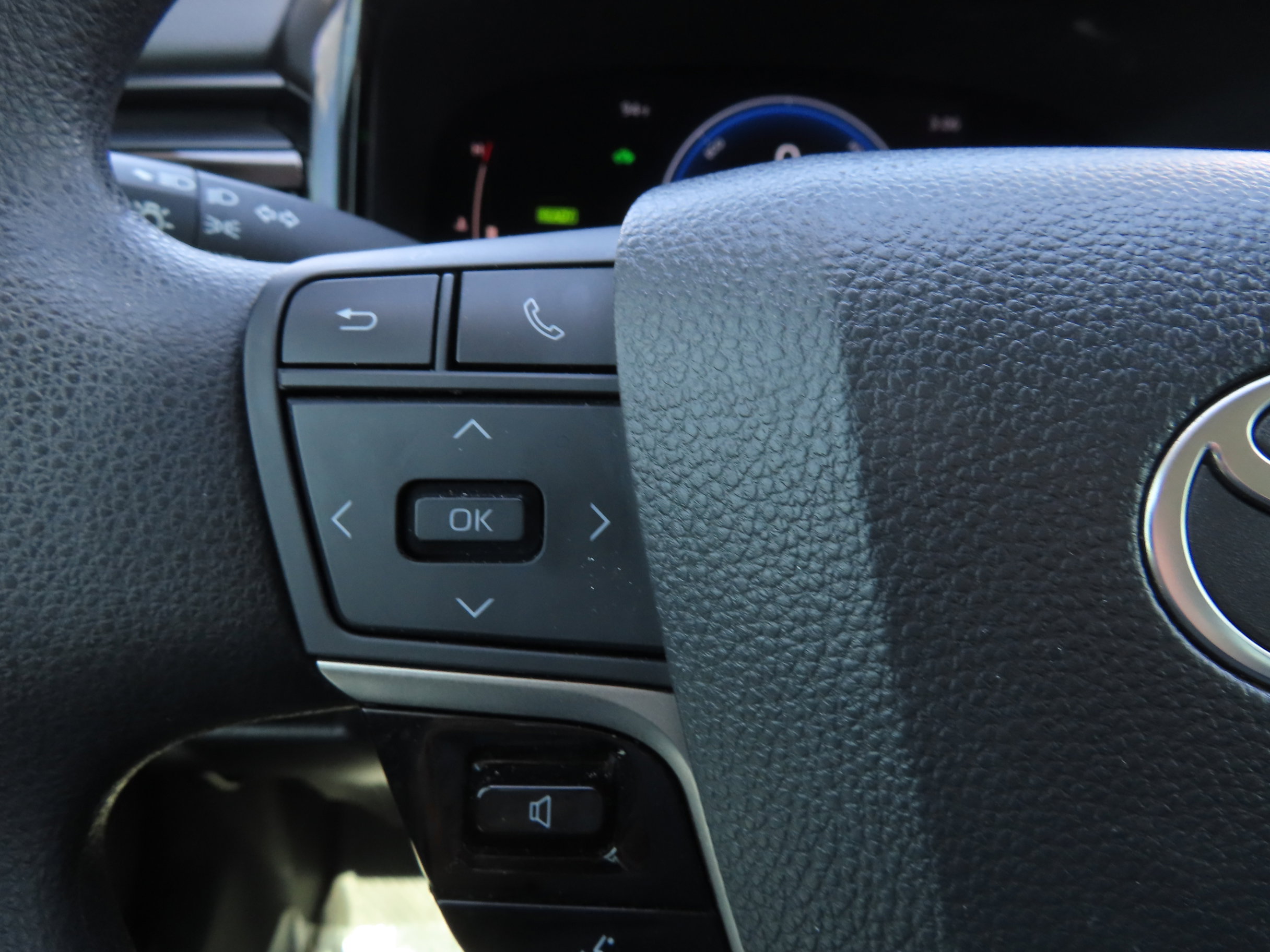 Used 2025 Toyota Camry LE FWD image 18
