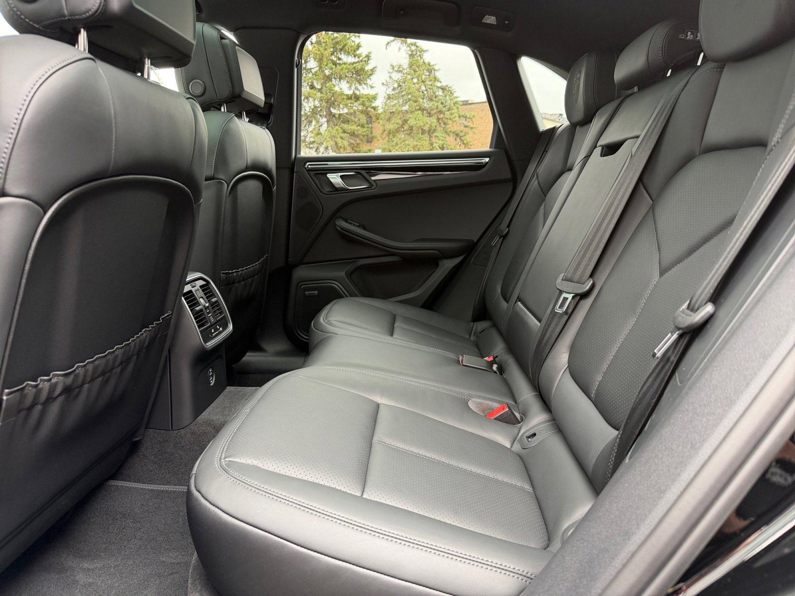 New 2026 Porsche Macan Turbo AWD/4WD image 18